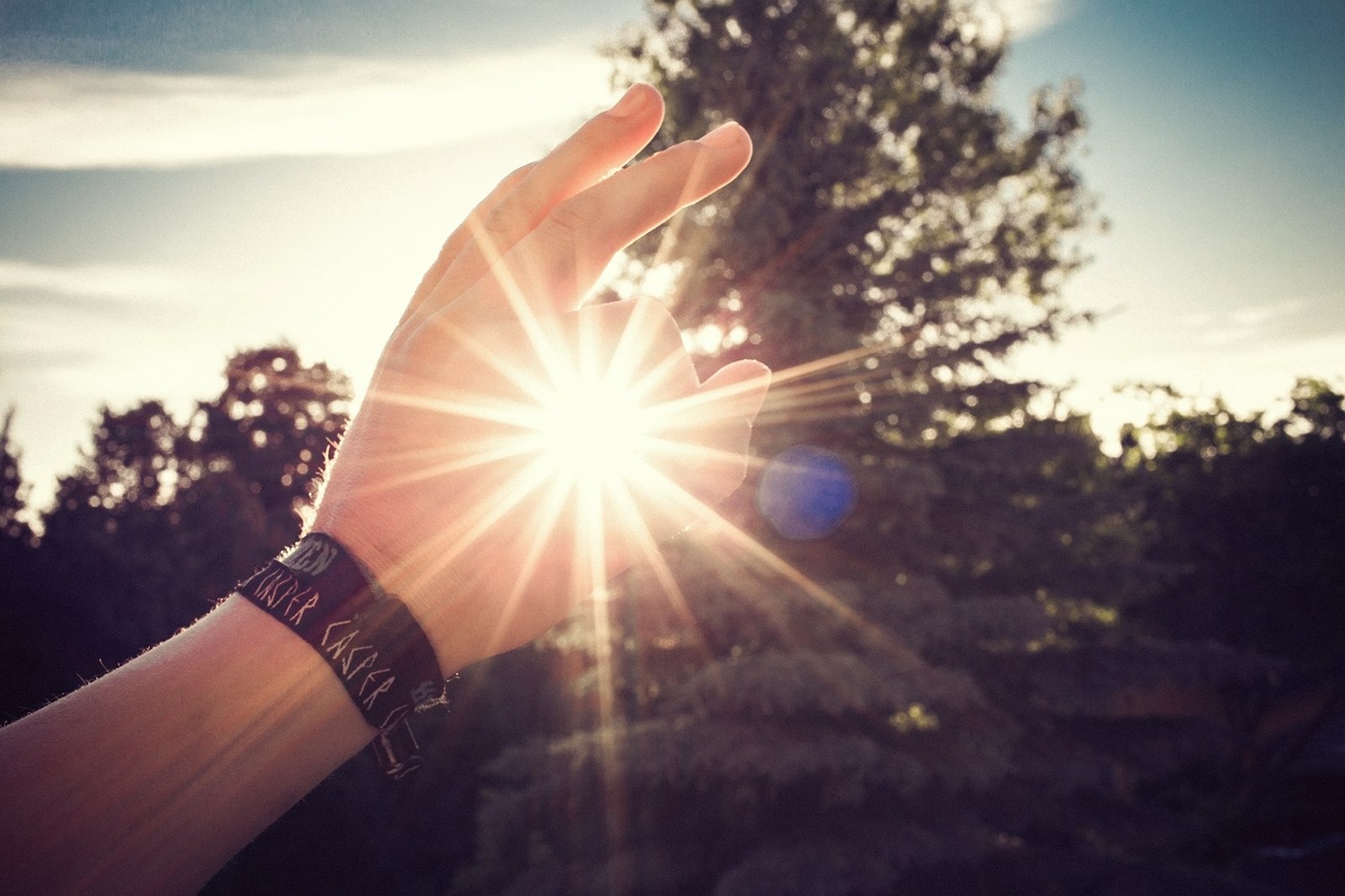 bbpy sonnenstrahlen durch die hand